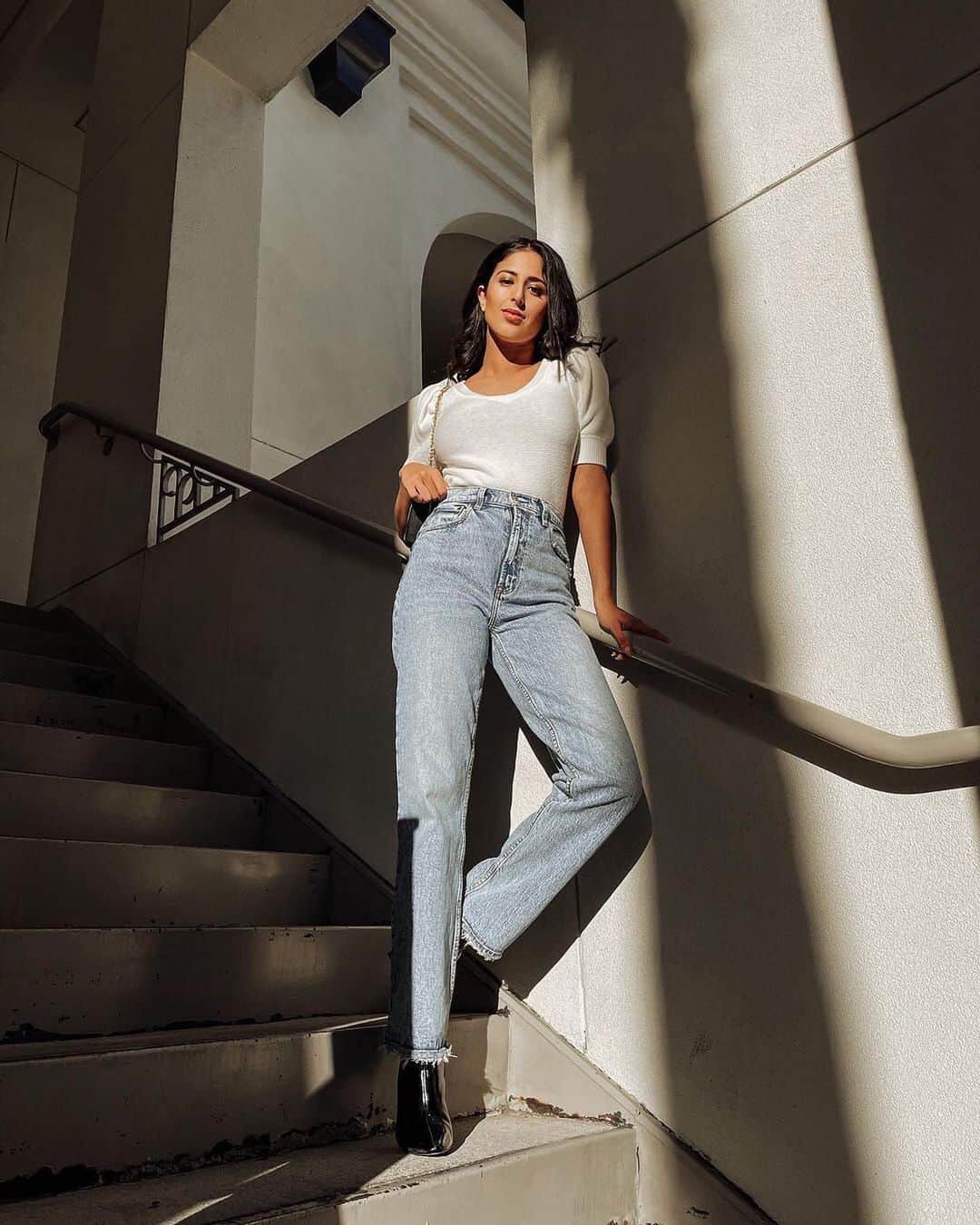 Abercrombie & Fitchのインスタグラム：「@nicolemehta reminds us to get some fresh air and wear jeans every once in a while. ☀️」