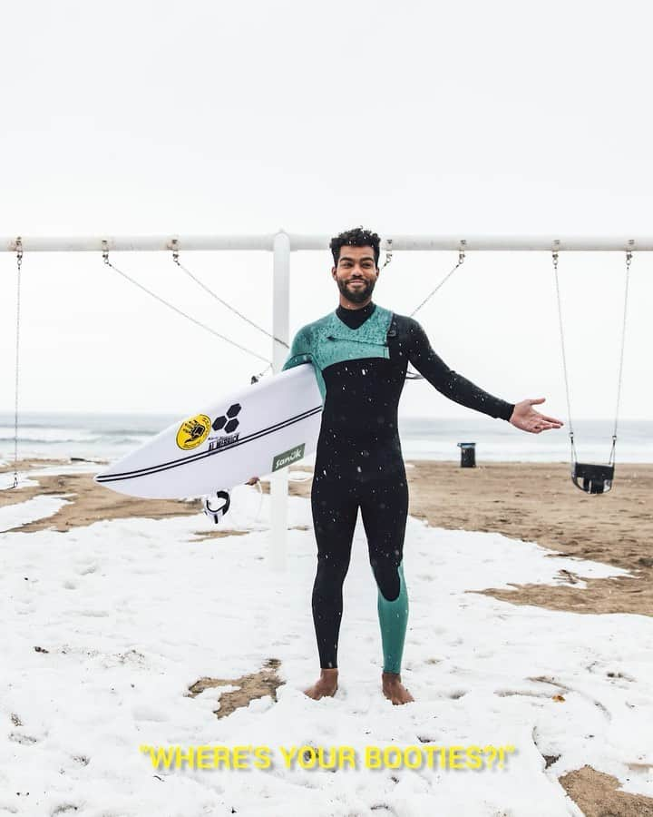 サヌークのインスタグラム：「TUNE IN & GRIN 😎👇 📺   Sanuk ambassador, @hunterjoness is taking you along for a wild ride in his first episode of #HGTV. Tap the link in bio to be transported to epic sandbars, @surfline photoshoots, and even snow at El Porto 🤯 (plus throw in quickie banana hammock to keep things 🌶️ 🌶️ 🌶️ ).   📹 : @hunterjoness & shot by @timlaney」