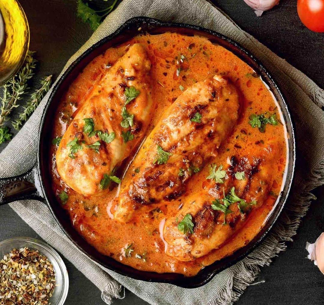 Archana's Kitchenのインスタグラム：「Check out these delicious and creamy continental Chiron gravy recipes perfect for your weekend dinner! Go to our stories for the recipes :)」