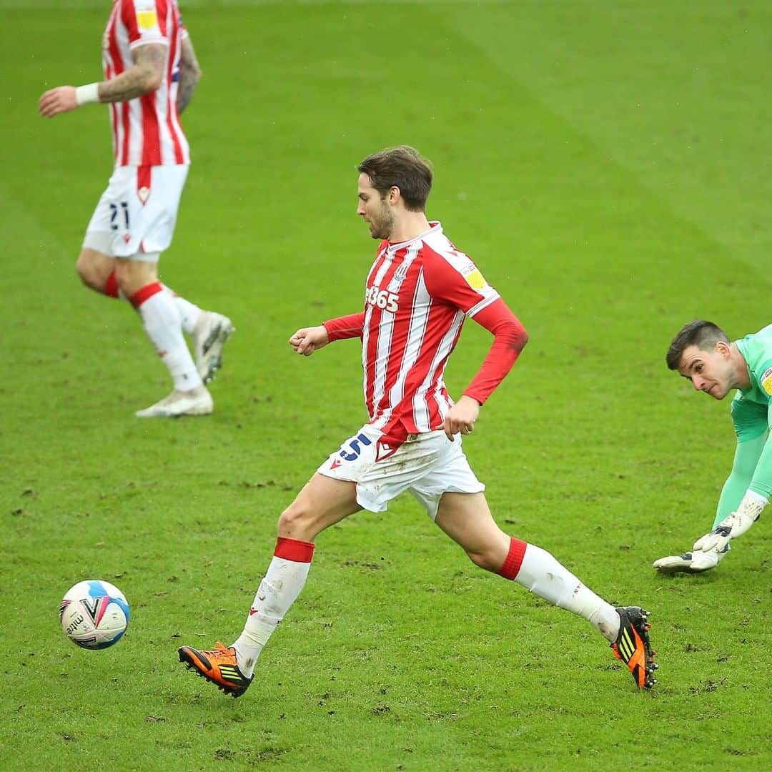 ストーク・シティFCさんのインスタグラム写真 - (ストーク・シティFCInstagram)「Love it! 🥵 #SCFC 🔴⚪️」2月21日 0時29分 - stokecity