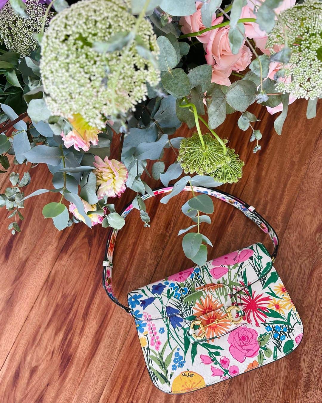 Glam4Youのインスタグラム：「BOM DIA 💐🌸🌷」