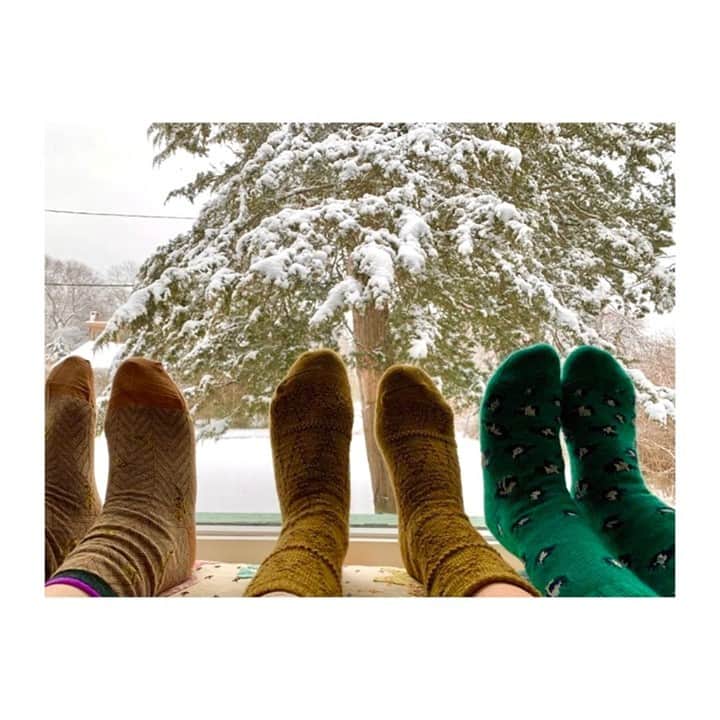 マッタのインスタグラム：「✨Twinkle toes ✨ Weekend Sock Sale ~ 25% off Our Entire Sock Shop  🧦🧦 Includes @antipast_official and @marialarosa_official , fellow brands we love for their patterns and the joy of their bold colors. None of us have the time or space for ordinary - not from our head to our warm toes! Apply discount code at checkout  CODE: TOASTY *All sales final. Ends Monday at midnight EST. ~ link in bio for more ~」