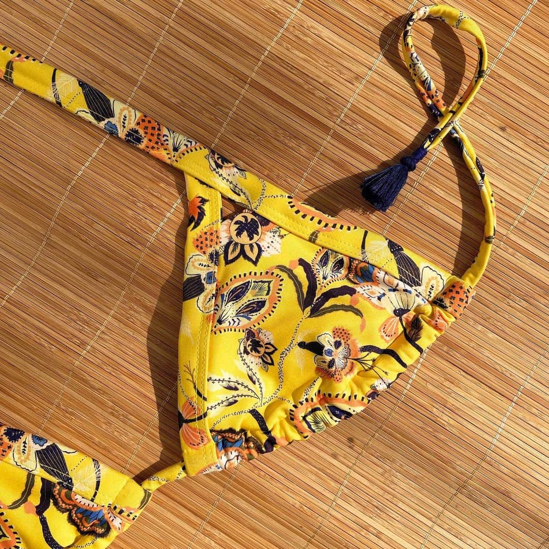 オンダデマーのインスタグラム：「All you need for summer is your soul and a shining sun! Take a look to our new collection #Kiwayuu Shop at ondademar.com  Yellow and flowers is the new #musthave」