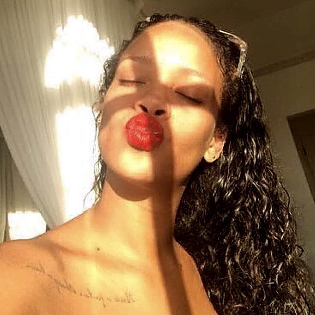 Amazon Videoさんのインスタグラム写真 - (Amazon VideoInstagram)「Happy Rihanna Day to all who celebrate! Blowing 33 kisses her way today. 😘😘😘」2月21日 0時40分 - primevideo