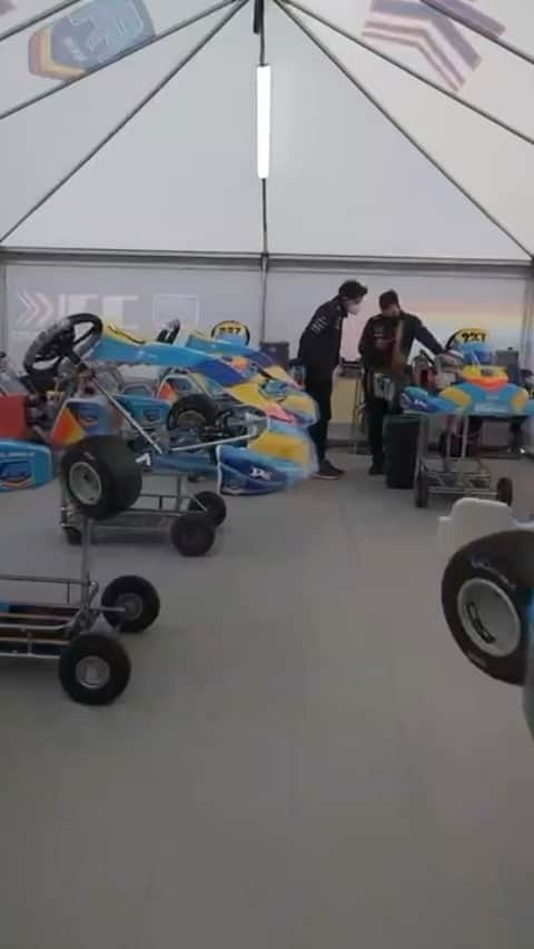 フェルナンド・アロンソのインスタグラム：「First race of the 2021 karting season this weekend💪  With the brand new @fa_alonsokart and FA racing team.   Good luck 💙💛❤️」
