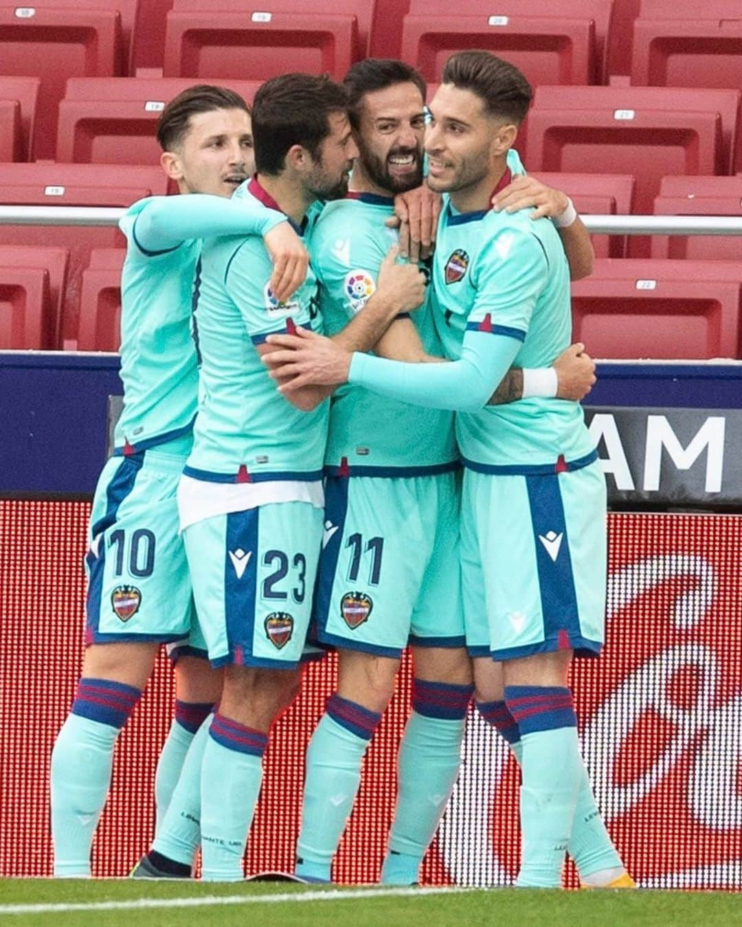 LFPさんのインスタグラム写真 - (LFPInstagram)「💥 𝐂𝐎𝐌𝐀𝐍𝐃𝐀𝐍𝐓𝐄 💥  #LaLiga #LaLigaSantander #Levante #Morales #Football #Goals」2月21日 1時05分 - laliga