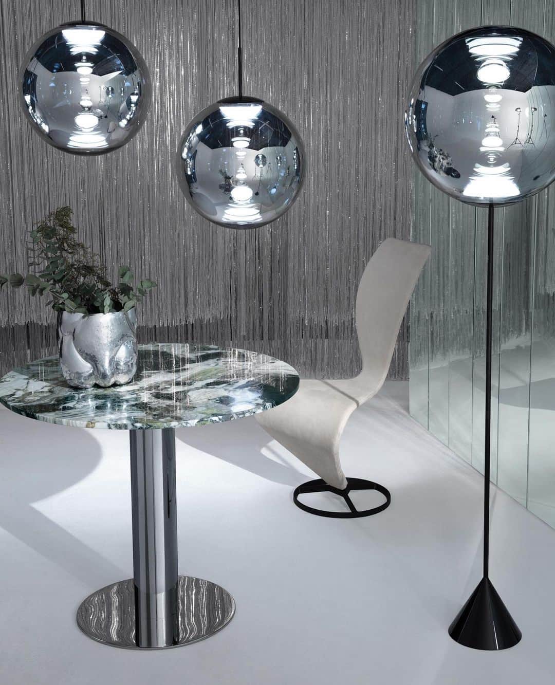 トム ディクソンのインスタグラム：「Silver and chrome featuring GLOBE lighting, FLASH table and CLOUD vessel.」