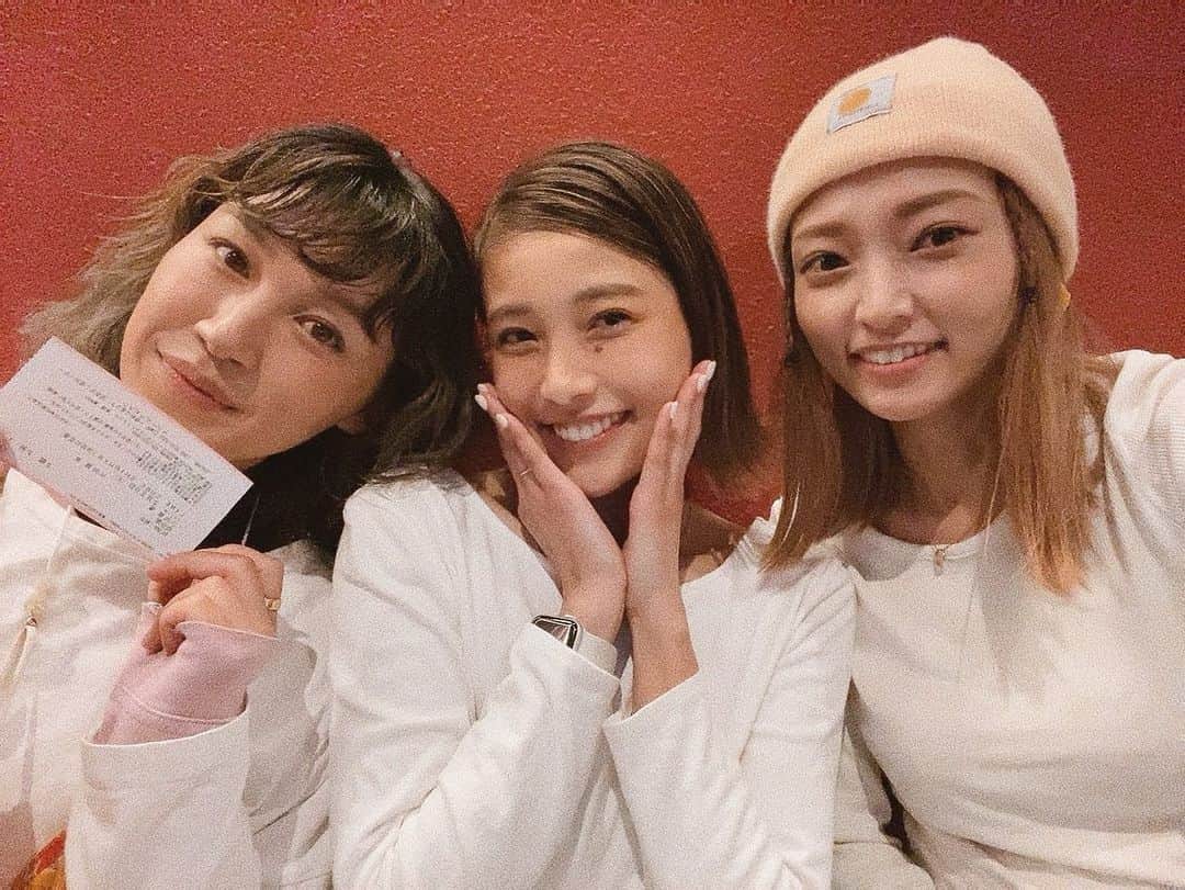 馬詰まほのインスタグラム：「だいすきなふたりと 最高な時間。🌼✨ 久々にママの休日を過ごしました☺︎  やっぱり友達の時間って大切だな、と改めて。 お付き合いありがとう💕 @achaaaan_cks / @naruxx93」