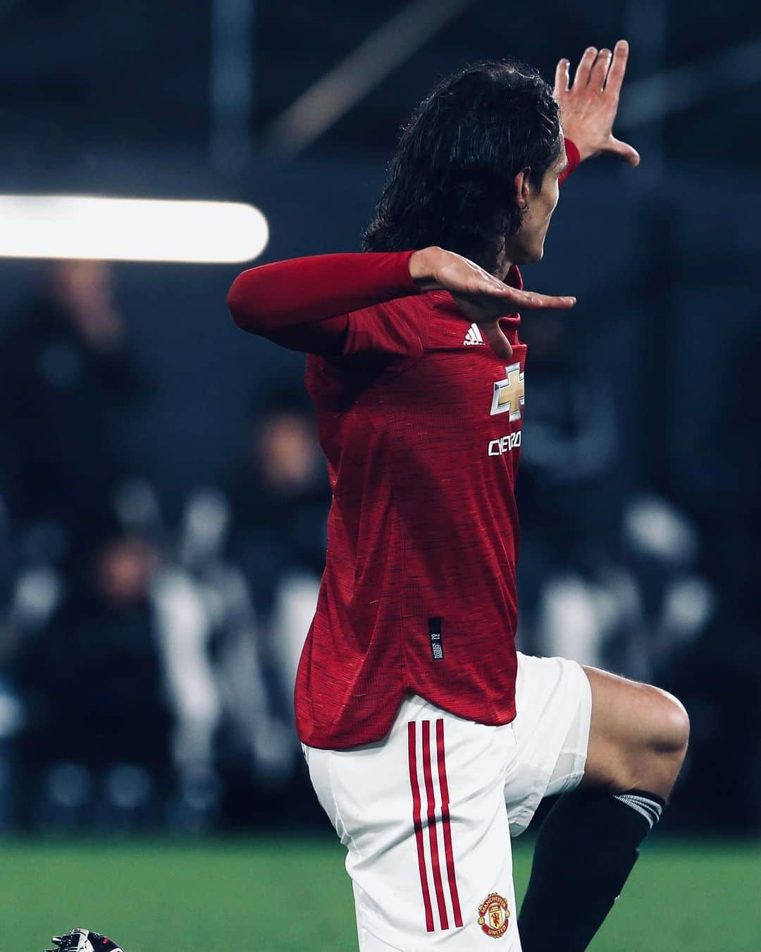 マンチェスター・ユナイテッドさんのインスタグラム写真 - (マンチェスター・ユナイテッドInstagram)「Iconic from 𝙚𝙫𝙚𝙧𝙮 angle 🏹  #MUFC #ManUtd #Cavani」2月21日 2時03分 - manchesterunited