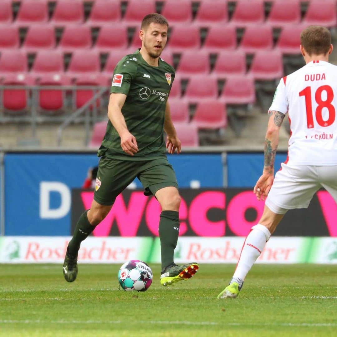 ヴァルデマール・アントンのインスタグラム：「Auch mal unspektakulär gewinnen, haha. #wowa⛰ #vfb」