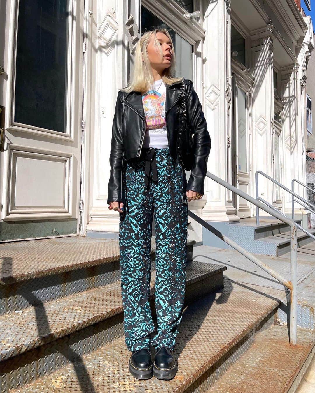 ダイアン フォン ファステンバーグのインスタグラム：「Did someone say statement pants? ⚡️ @gracecarolinelacarde」