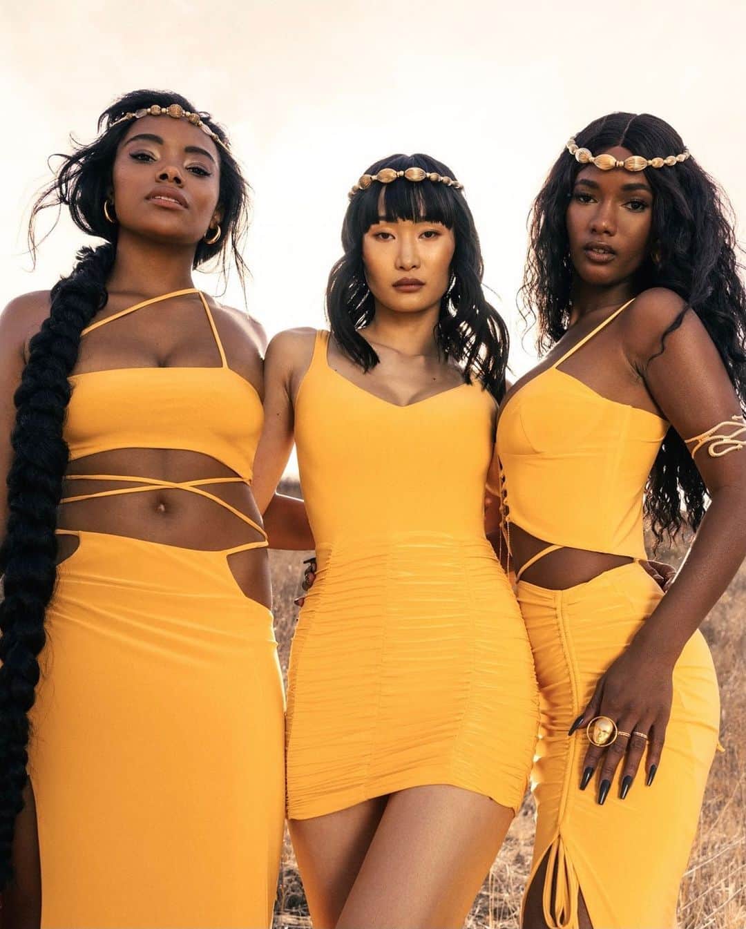 Fashion Weekのインスタグラム：「Tangerine dreams 🍊 @sincerelyria.xo's debut #NYFW collection "The Oshun" is inspired by the vibrant culture of Guinea’s Fulani people.」