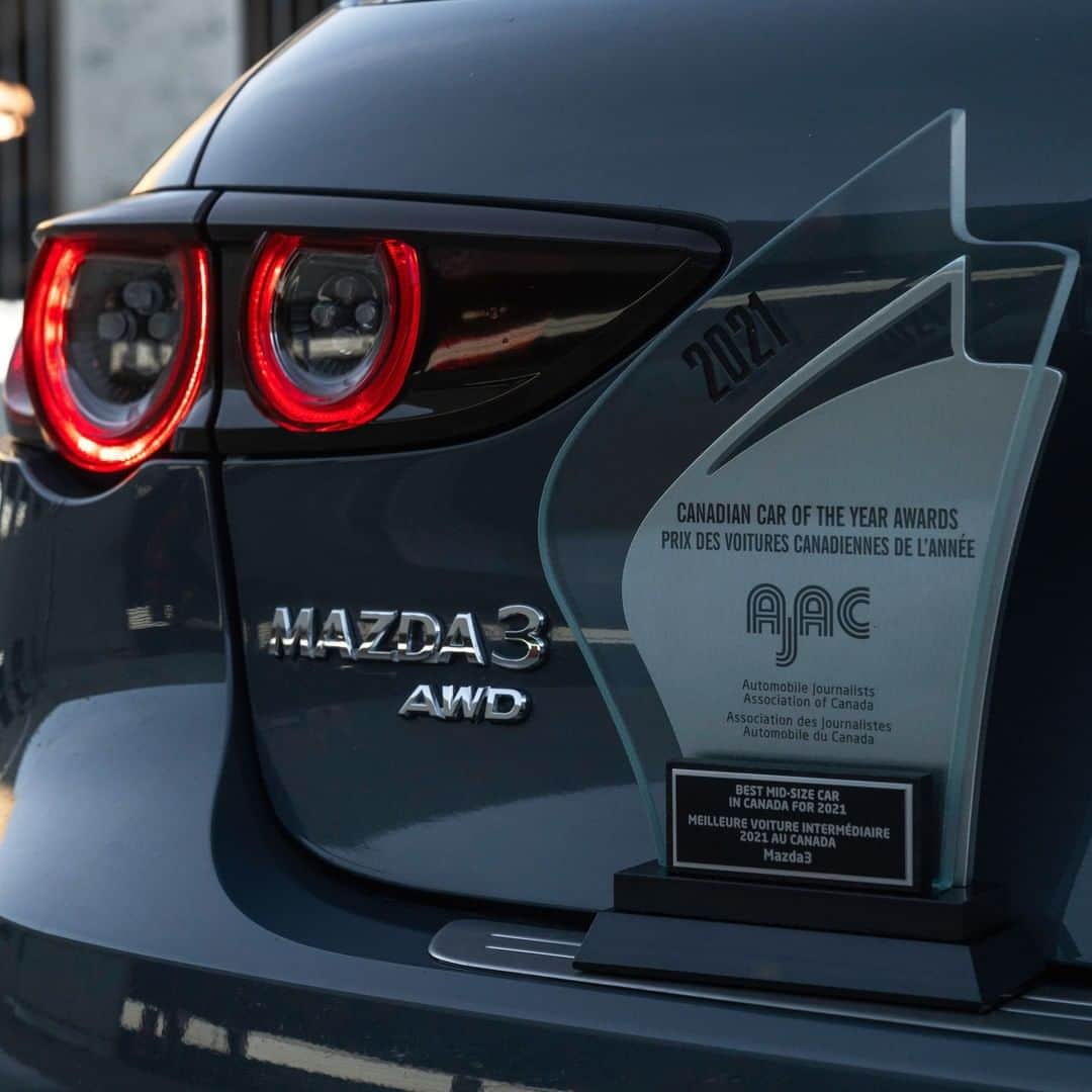 MAZDA Canadaのインスタグラム：「Back-to-back wins. The Mazda3 Sport and Sedan are @ajacanada award winners for the second year running.」