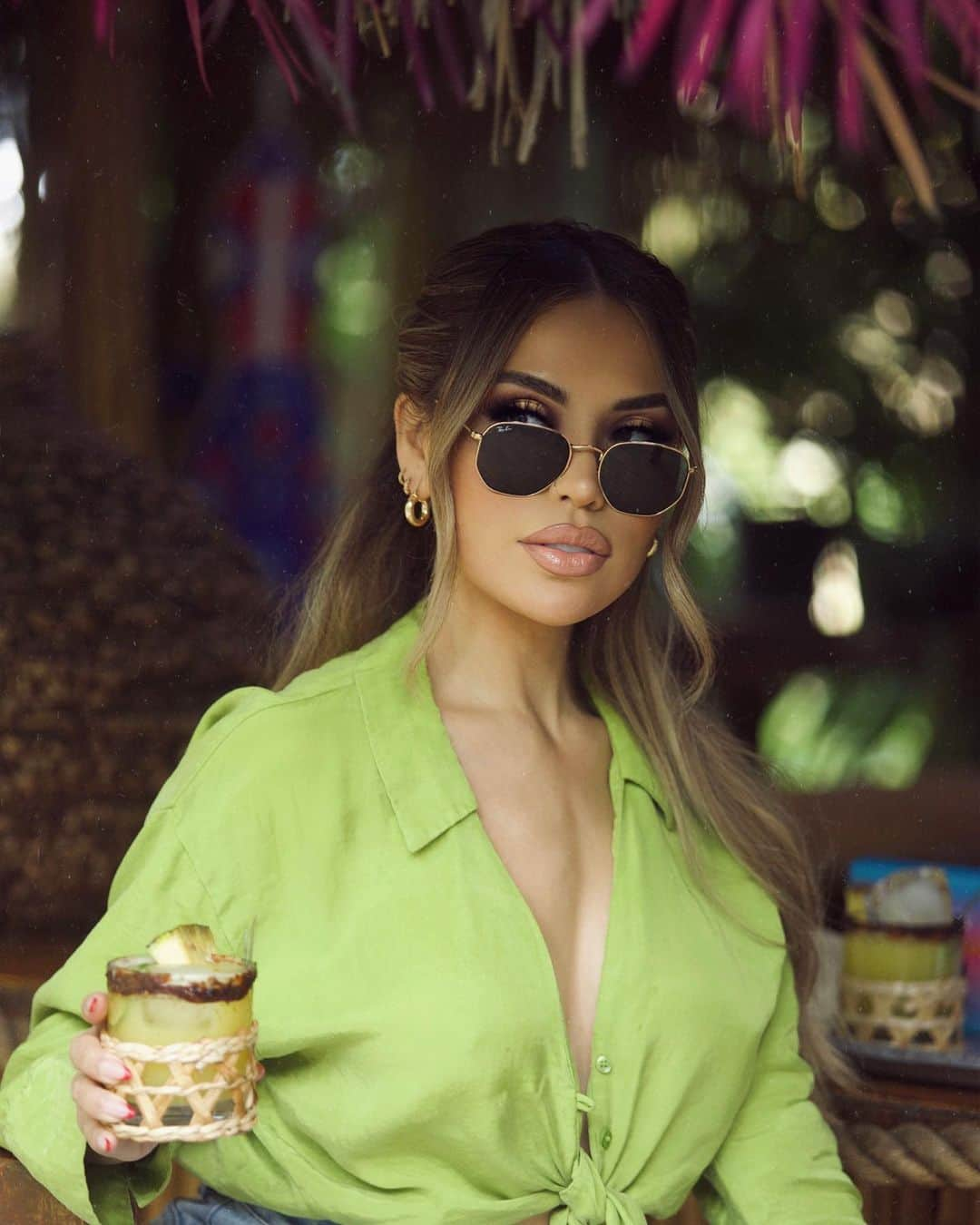 iluvsarahiiさんのインスタグラム写真 - (iluvsarahiiInstagram)「pura buena vibras 🌺🌴」2月21日 2時06分 - iluvsarahii