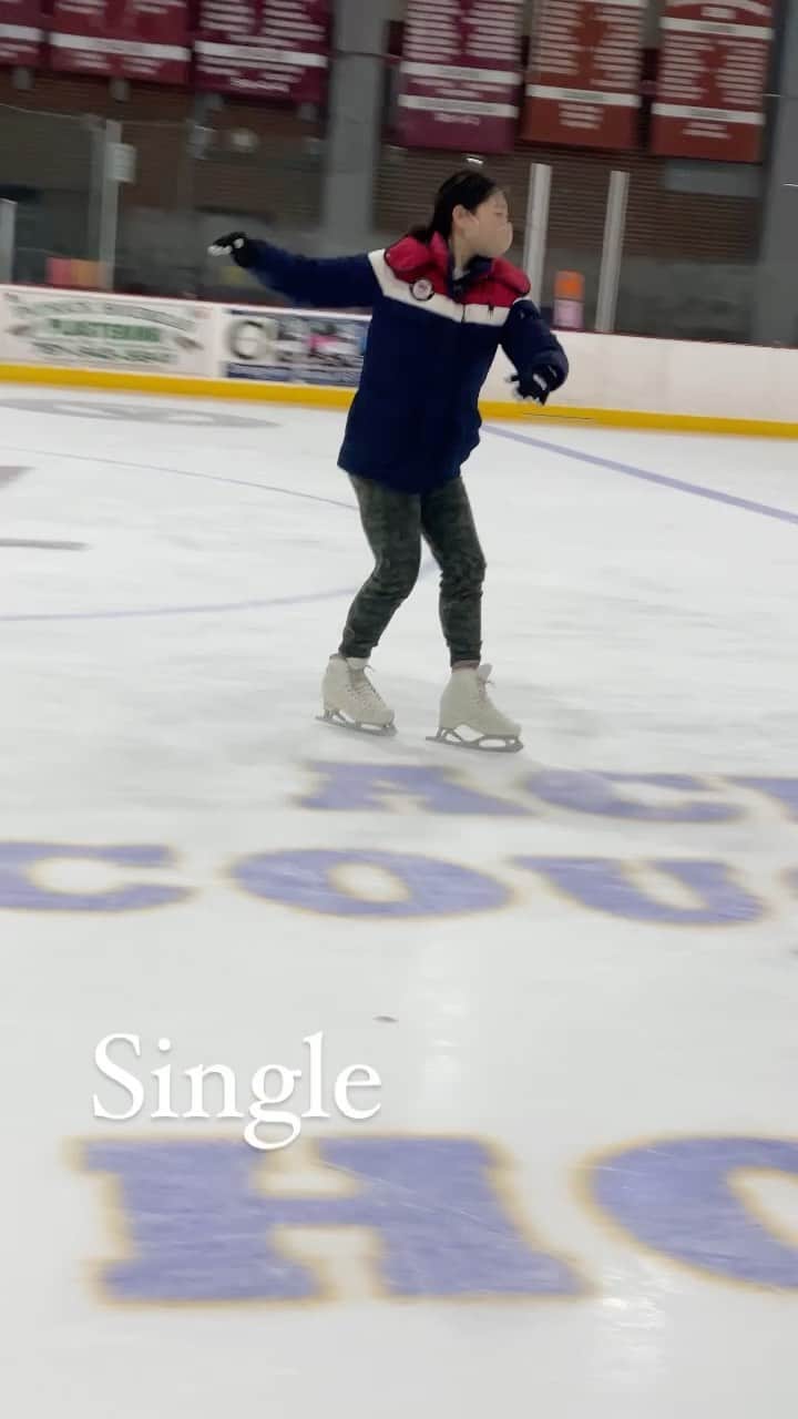 長洲未来のインスタグラム：「Back by popular demand, another single, double, triple progression. This time, a #loop jump. #figureskating」