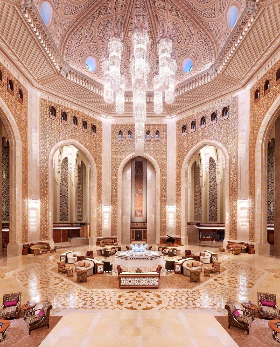 リッツ・カールトンのインスタグラム：「Step into splendor, and let the weekend unfold at #AlBustanPalace, a Ritz-Carlton Hotel.」