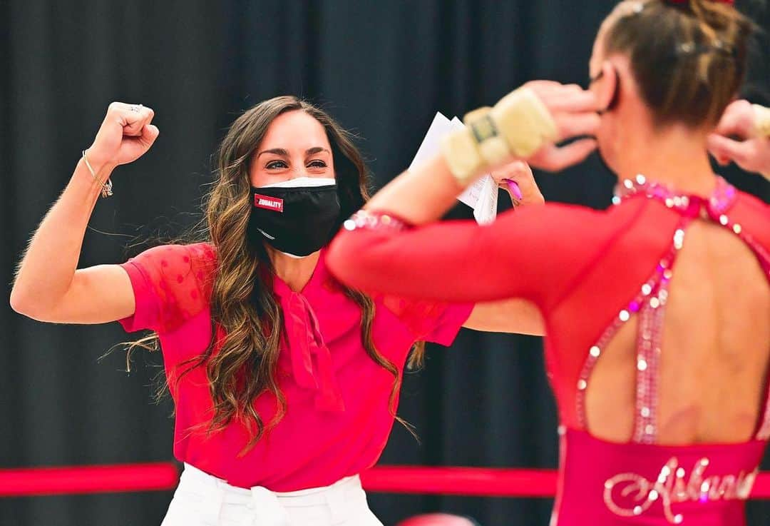 ジョーディン・ウィーバーさんのインスタグラム写真 - (ジョーディン・ウィーバーInstagram)「Proud of @razorbackgym! A lot more to come 💪🏼🌄❤️🐗」2月21日 2時17分 - jordyn_wieber