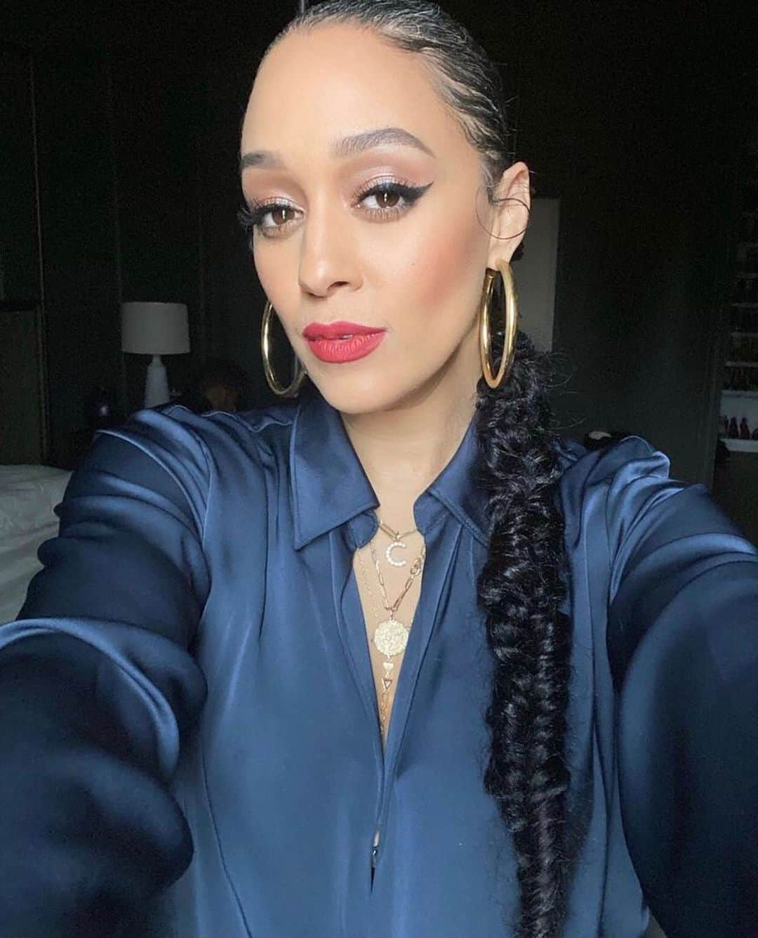 ネットフリックスさんのインスタグラム写真 - (ネットフリックスInstagram)「Hi guys - Tia Mowry here, and I am SO excited to be Netflix’s editor-in-chief for the day.  It is important to me that I use my platform and continue to inspire & educate about how art and activism coincide.  Anti-racism is a word that deserves a spotlight, and it is my honor to shed light on the subject. I am here to talk about the importance of anti-racism, incredible movements including the Me Too Movement and Black Lives Matter, and how we can all create change together.」2月21日 2時18分 - netflix