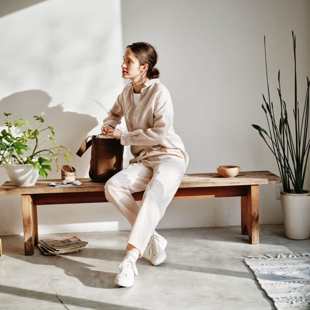 UNIQLO UKのインスタグラム：「Comfortable and chic for chilling at home.  #UniqloLifeWear」