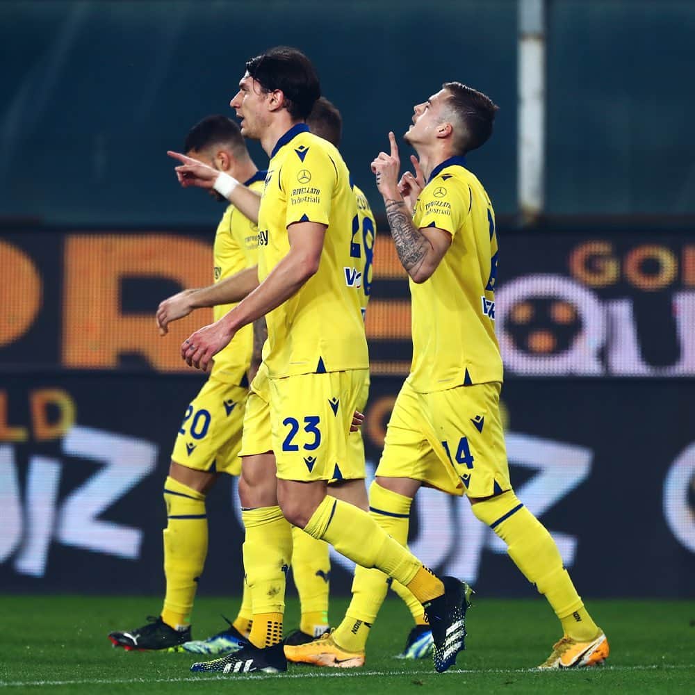 エラス・ヴェローナFCのインスタグラム：「IVAN 💎   Continuiamo a lottare.  #DaiVerona #GenoaVerona #SerieATIM」