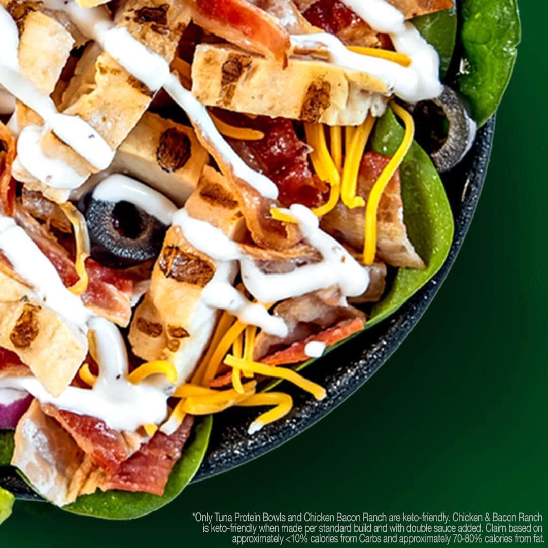 Official Subwayのインスタグラム：「Looking for something keto friendly? Look no further. The Chicken & Bacon Ranch Protein Bowl (double sauce, please!) has your goals covered.」