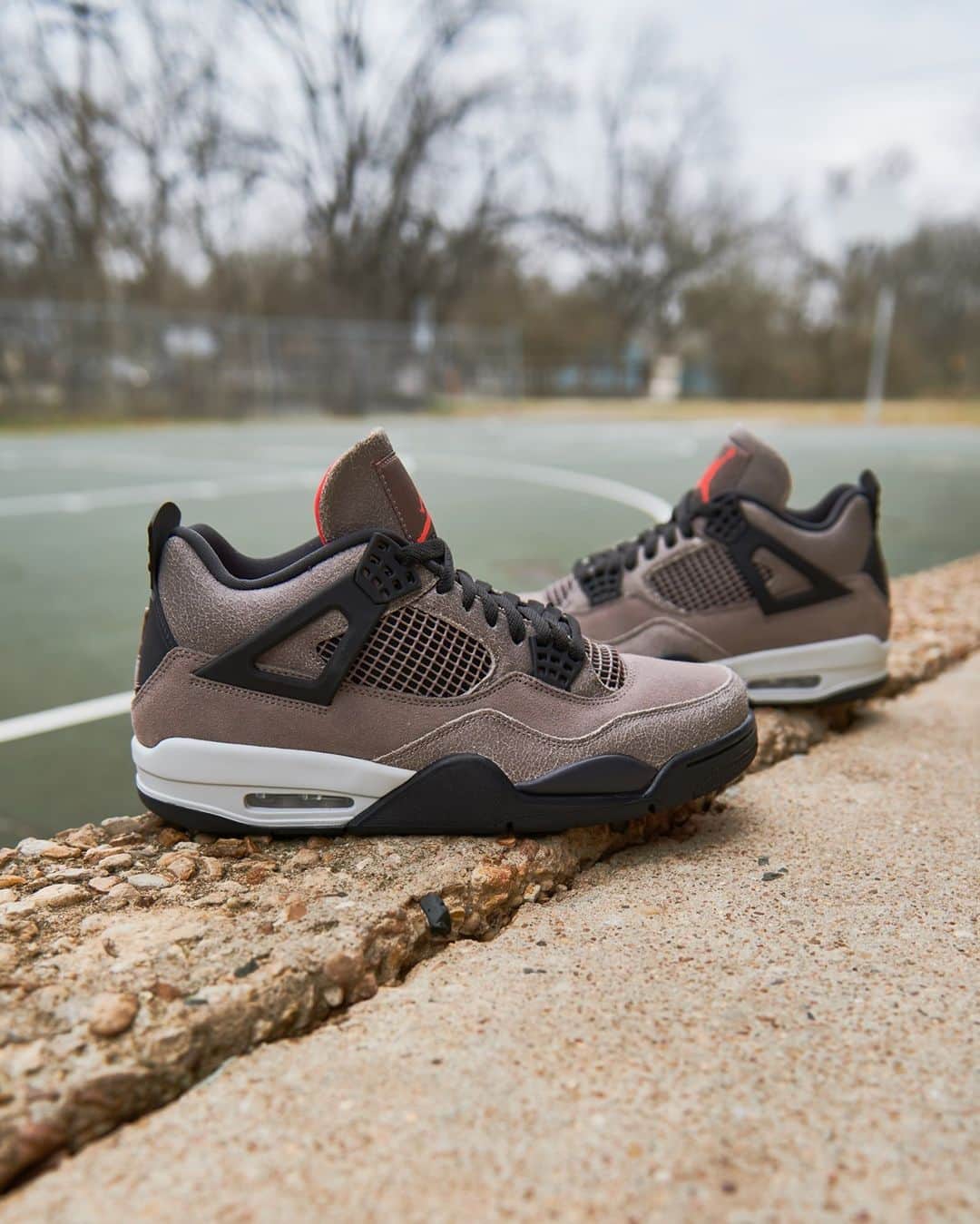 Foot Lockerのインスタグラム：「Shades of taupe haze + suede textures 🔥  The #Jordan Retro 4 'Taupe Haze' launches February 27th. Is it a cop or drop?」