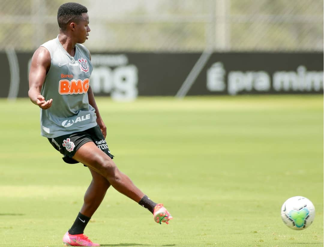 コリンチャンスさんのインスタグラム写真 - (コリンチャンスInstagram)「Sábado do Corinthians com treino forte e a última preparação para o duelo decisivo de amanhã, contra o Vasco! 💪🏿🙏🏿⠀ ⠀ 📸 Rodrigo Coca/Agência Corinthians⠀ ⠀ #VaiCorinthians #VitaminasNeoQuimica #Nike #Bmg #CorinthiansEPositivo #Matrix #Midea #Poty #Serasa #Orthopride #BrahmaNoBandoDeLoucos #CartãodeTodosCorinthians #AleCombustíveis #DoTerra #Hapvida #GaleraBET」2月21日 3時02分 - corinthians