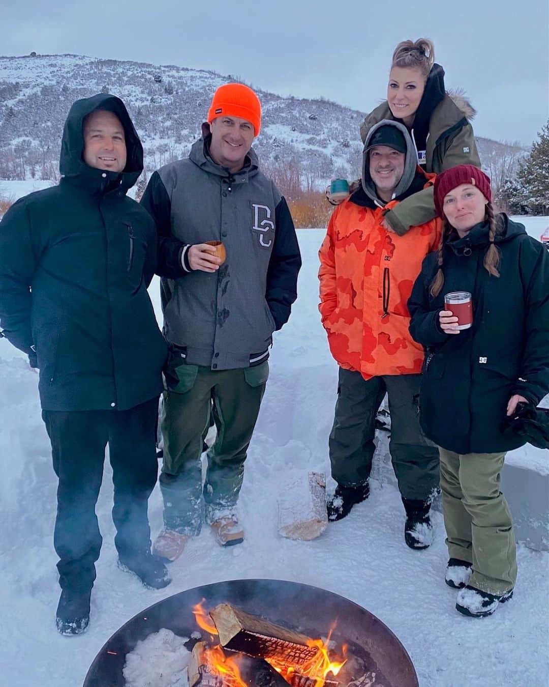 ケン・ブロックのインスタグラム：「Lots of speed and championships in one photo! The King of Supercross (@JeremyMcGrath), 3x NASCAR champ (@TSRSmoke), and one of the fastest women on the planet (@Leah.Pruett). Oh, and my wife is pretty quick too (in a rally car)! It was great hanging and playing in the snow with these rad peoples.」