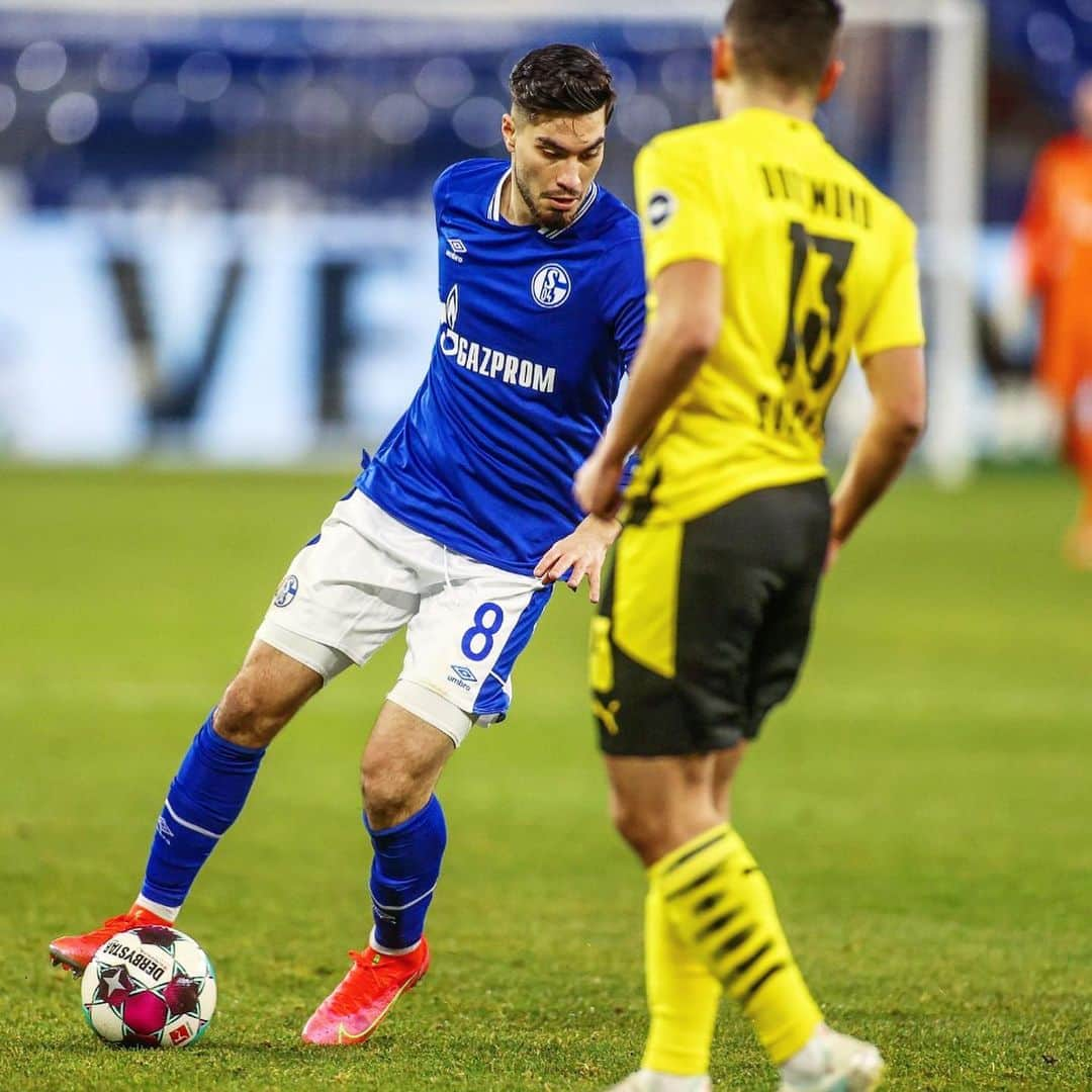 シャルケ04さんのインスタグラム写真 - (シャルケ04Instagram)「⏸ HT: #S04BVB 0:2 📷 . . #S04 #Schalke #Knappen #Königsblau #Revierderby #Halftime」2月21日 3時29分 - s04