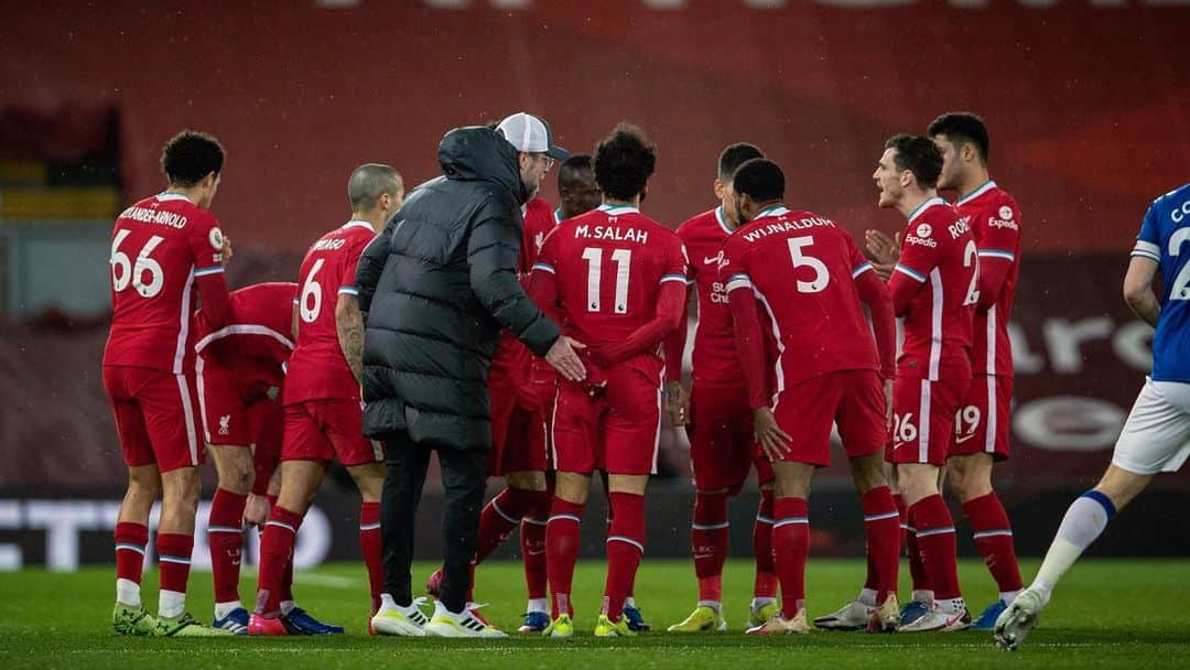 リヴァプールFCさんのインスタグラム写真 - (リヴァプールFCInstagram)「Big 45 mins ahead! COME ON YOU REDS!! ✊ #YNWA #LFC #LiverpoolFC #Liverpool #MerseysideDerby #Anfield」2月21日 3時41分 - liverpoolfc