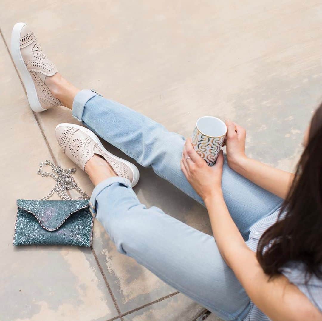jjウィンタースのインスタグラム：「The Brooke Crossbody in Teal Stingray」