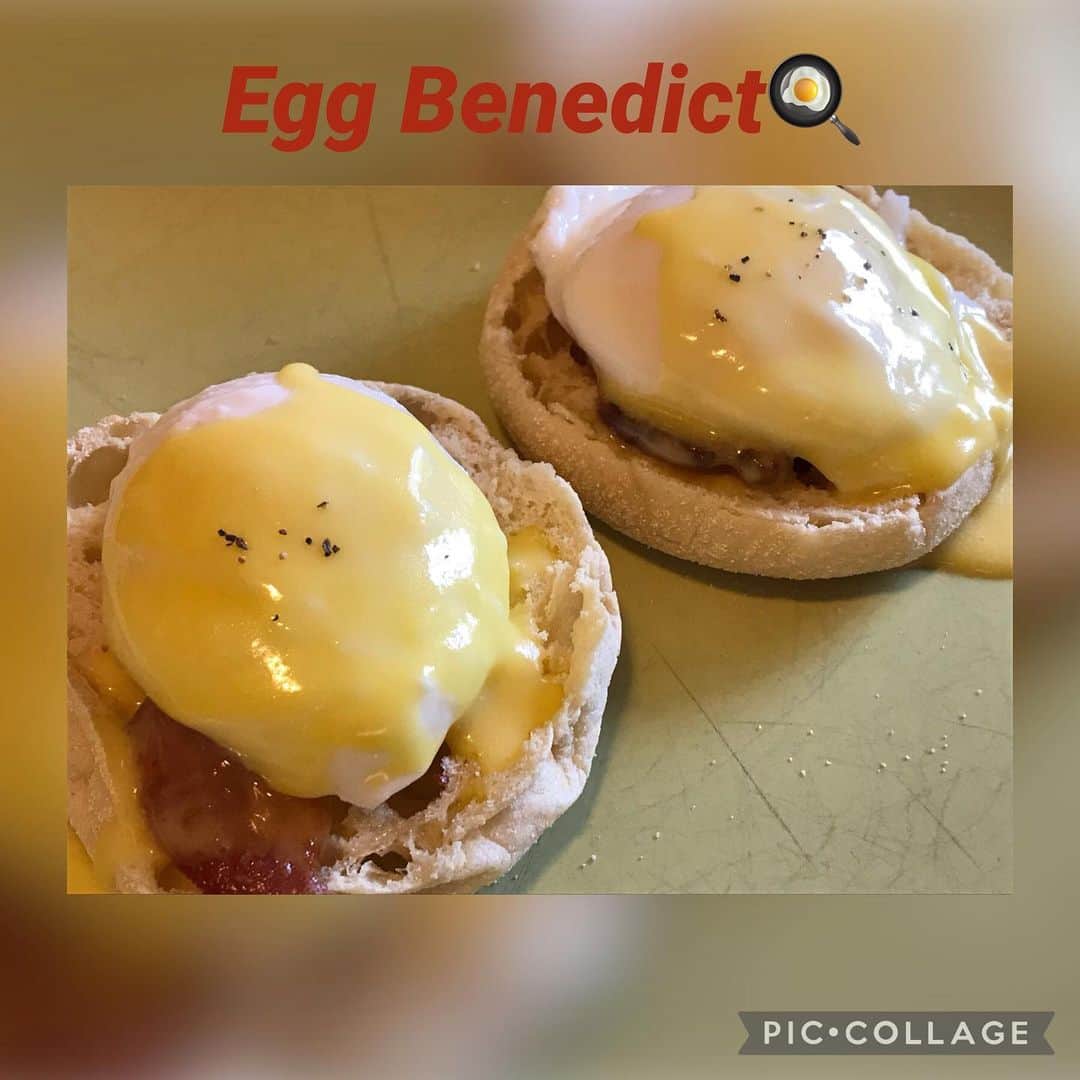 冴木エリカのインスタグラム：「Finally made it💕 ずっーと前から作ってみたいと思っていたエッグベネディクト。結構上手くできました💕  #saturdaymorning #breakfast #eggsbenedict #tasty #happy」