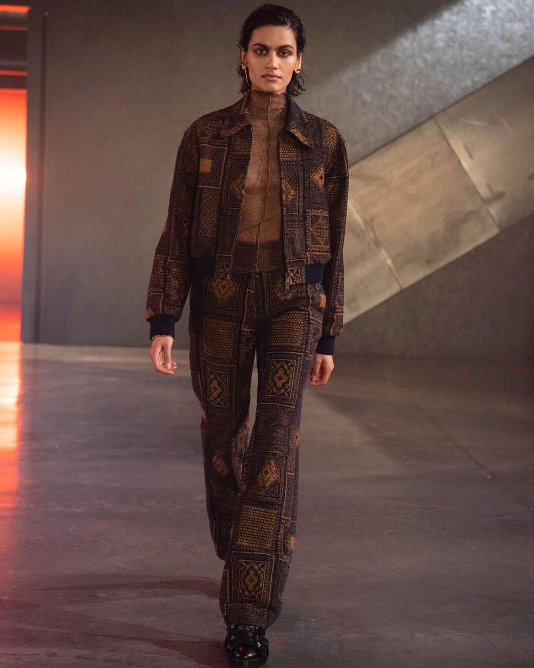 Vogue Italiaさんのインスタグラム写真 - (Vogue ItaliaInstagram)「Here’s our Best of Talents for the second day of London Fashion Week Fall Winter 2021-22: @artschool_london, @yuhanwangyuhan, @soniacarrascoofficial, @16arlington, @ahluwalia and @qasimi_official. Swipe left to see some of the looks digitally presented during #LFW by @britishfashioncouncil and stay tuned for more! #alwaysupportalent Follow @SaraMaino_ to see more on #voguetalents #newgeneration」2月21日 4時20分 - vogueitalia