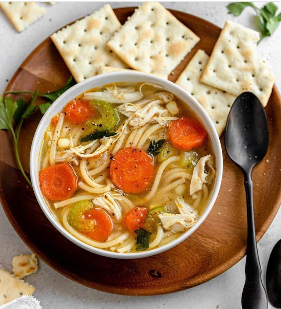 Jessie Jamesさんのインスタグラム写真 - (Jessie JamesInstagram)「Ahhhh yes...The perfect bowl of comfort on a cold snowy day 🥰 this yummy chicken noodle soup is from my cookbook @justfeedme 🥰 I just signed on for another cook book this past week and I would love to know what you’d like to see in my next book?」2月21日 4時25分 - jessiejamesdecker