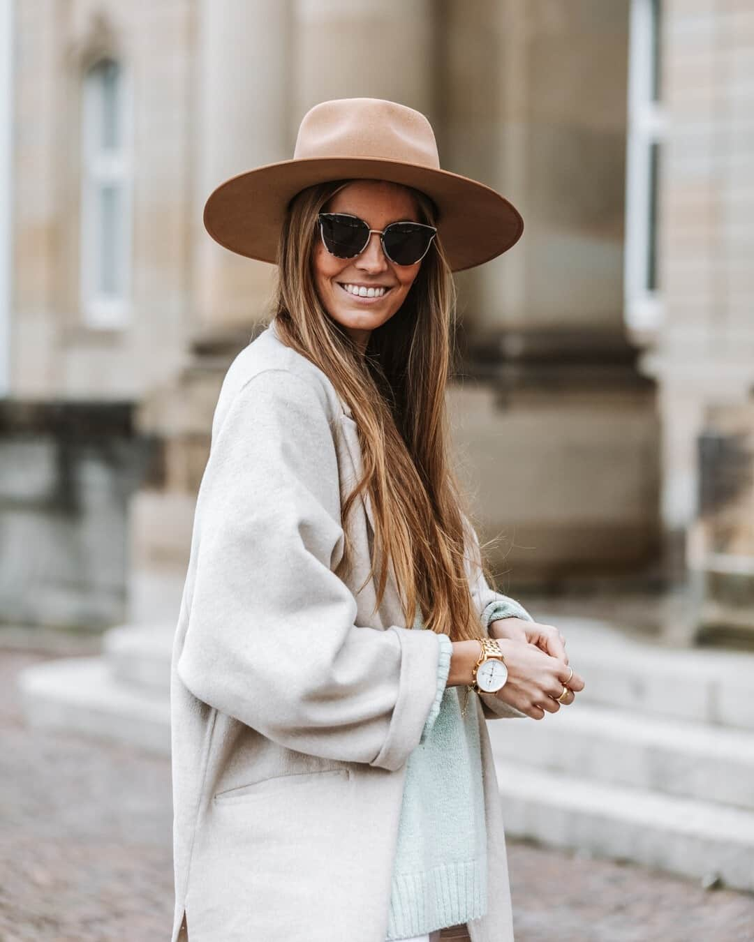 Kapten & Sonさんのインスタグラム写真 - (Kapten & SonInstagram)「'Dream big, sparkle more, shine bright.' ✨ beautiful @nat_al_ie combines our new sunglasses Seoul Grey Tortoise Black. 😍 We love the look! #bekapten #kaptenandson⁠ .⁠ .⁠ .⁠ #sunglasses #newin #newstyles #newcollection #sunnies #spring #summer #style #fashion #inspo #ootd ⁠ ⁠」2月21日 4時30分 - kaptenandson