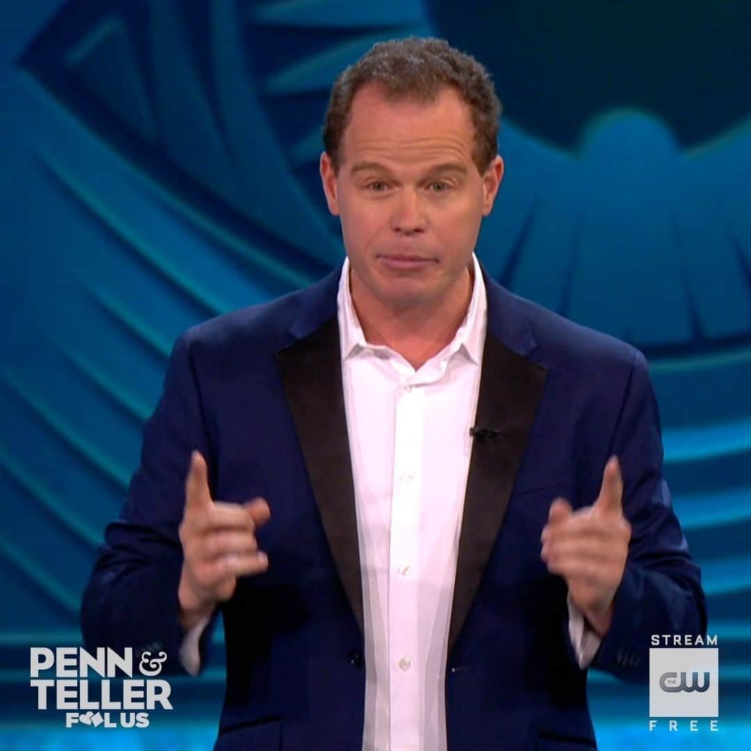 The CWのインスタグラム：「Uncovering conspiracies on the #FoolUs stage! Stream free only on The CW!」