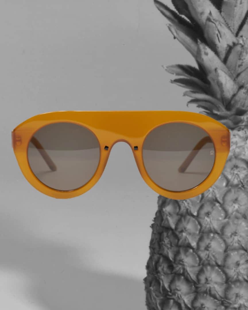 のインスタグラム：「Osklen Sunglasses l Ipanema IX⠀ ⠀ // Lentes suíças Carl Zeiss⠀ // Made in Italy⠀ // Designed in Rio⠀ ⠀ Nas lojas físicas e online [link na bio]⠀⠀ ⠀⠀ #osklen⠀⠀ #sunglasses⠀⠀ #summer⠀⠀ ⠀」