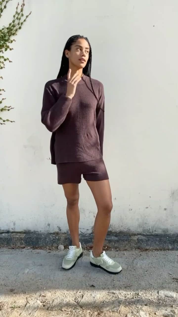 freepeopleのインスタグラム：「Layering. It’s really that easy. Tap to shop. @annesophieagp」