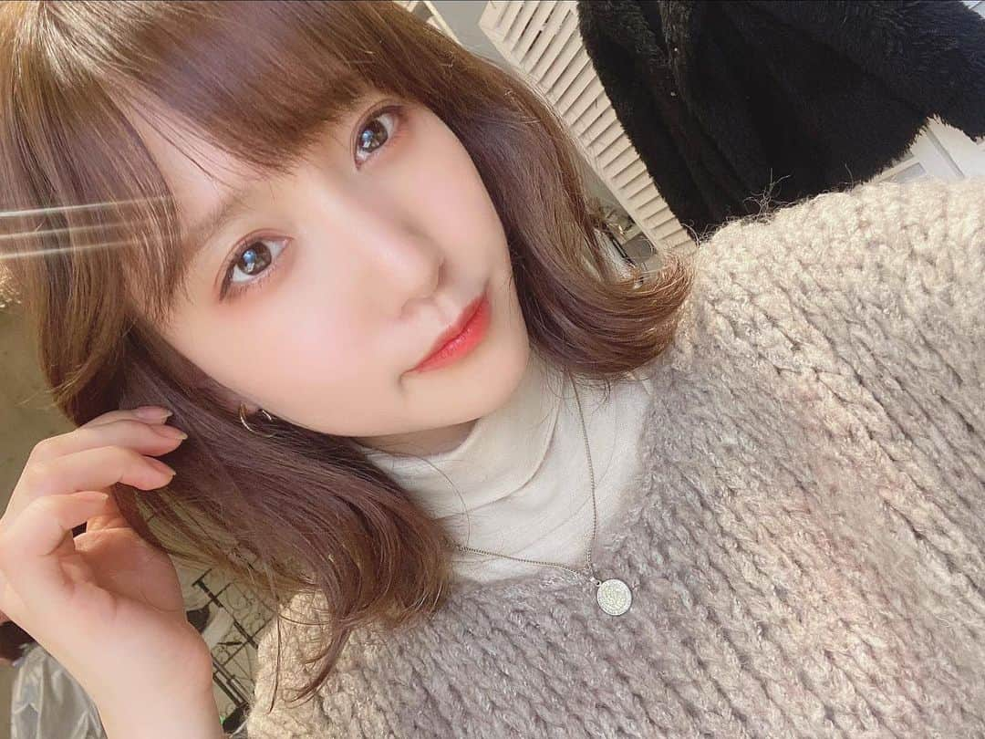 橘ひと美のインスタグラム：「明るくすると暗くしたくなって暗くすると明るくしたくなります笑 ほんとループ🤣」