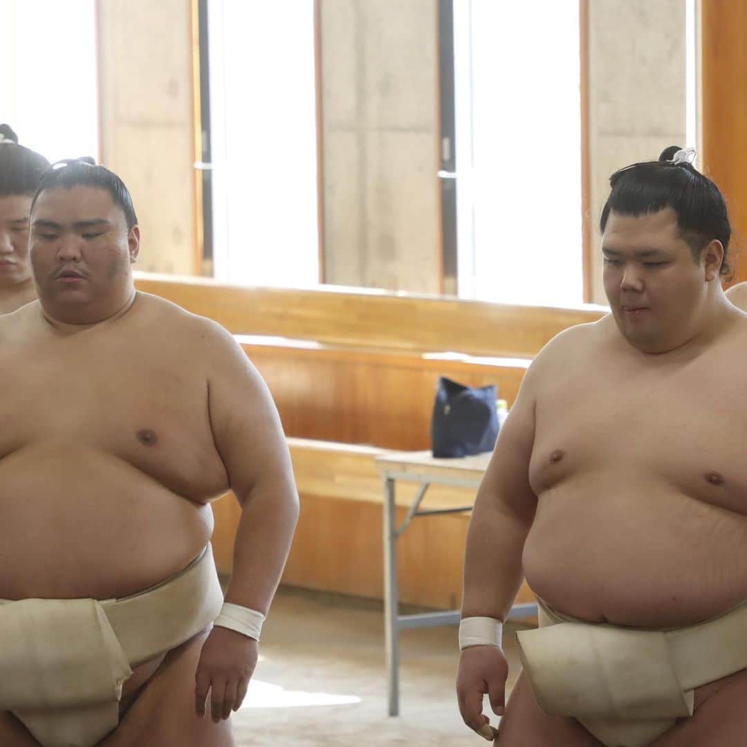 日本相撲協会さんのインスタグラム写真 - (日本相撲協会Instagram)「本日、相撲教習所で合同稽古の二日目が行われました。  本日のライブ配信の様子は、日本相撲協会YouTubeにてご覧頂けます！  @sumokyokai #大相撲 #sumo #相撲 #力士 #お相撲さん #japanphoto #sumowrestlers #japanculture #cooljapan #竜勢 #宝香鵬 #北青鵬 #夢道鵬 #石浦 #王鵬 #明生 #御嶽海 #阿武咲 #逸ノ城 #霧馬山 #錦木 #朝乃山 #鶴竜」2月21日 16時00分 - sumokyokai