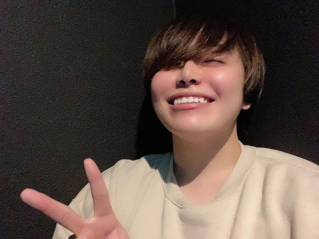 ほりえりくさんのインスタグラム写真 - (ほりえりくInstagram)「インスタ久々です！ 今日で26歳になりましたッッッッ 25歳は色々と変化してしまった年ではあったけどいま有難いことに忙しくさせて貰ってるのは周りの方々のお陰です🤧 ありがとうございます！🙇‍♀️  これからも堀江利工をよろしくお願いします！！！」2月21日 16時04分 - rikunohonmono