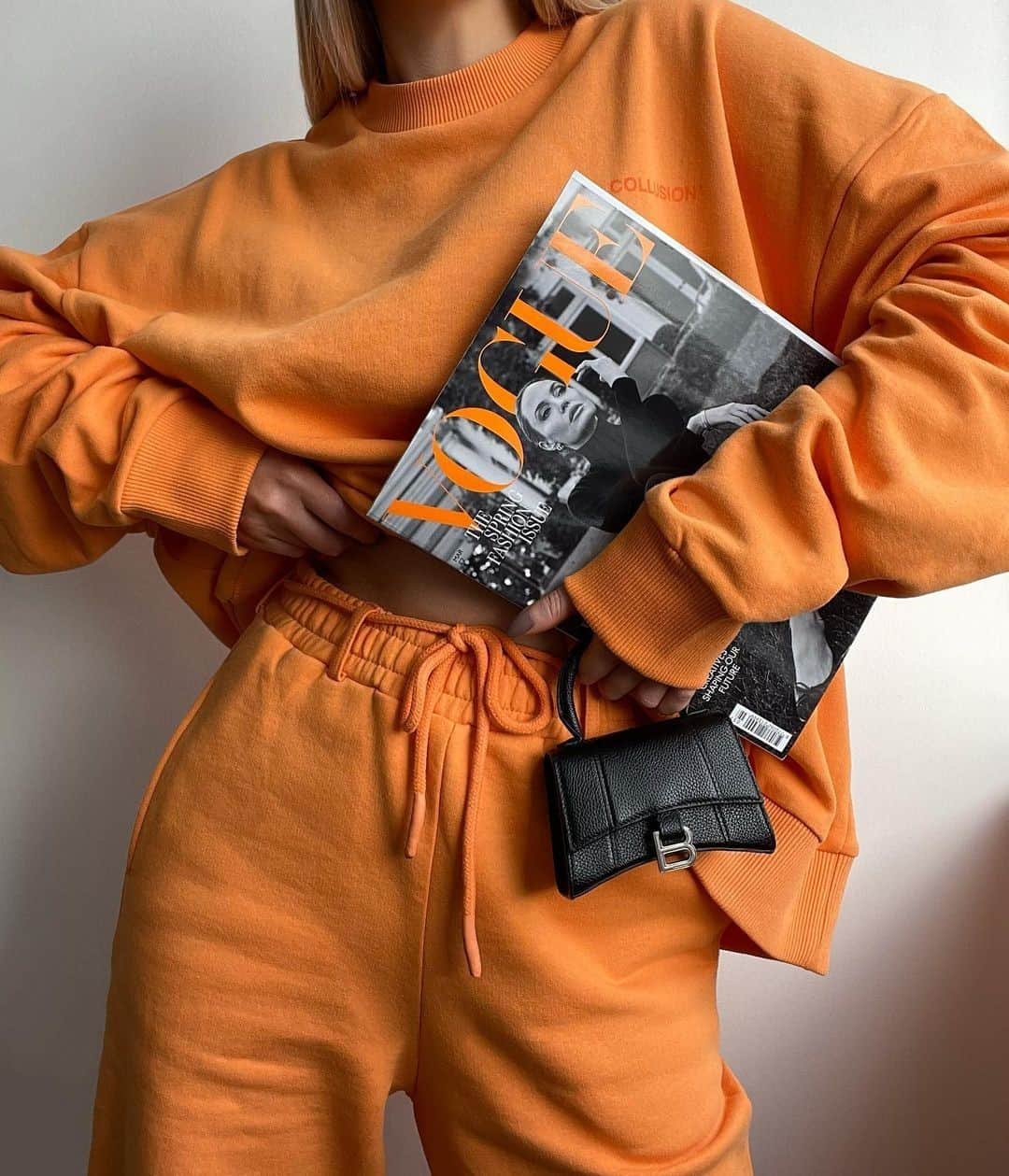 ASOSさんのインスタグラム写真 - (ASOSInstagram)「Squeeze the best out of your Sunday like @kathrynlucyoutfit​ [she/her] 🍊  COLLUSION unisex co-ord [1857777, 1857783]​」2月21日 16時20分 - asos