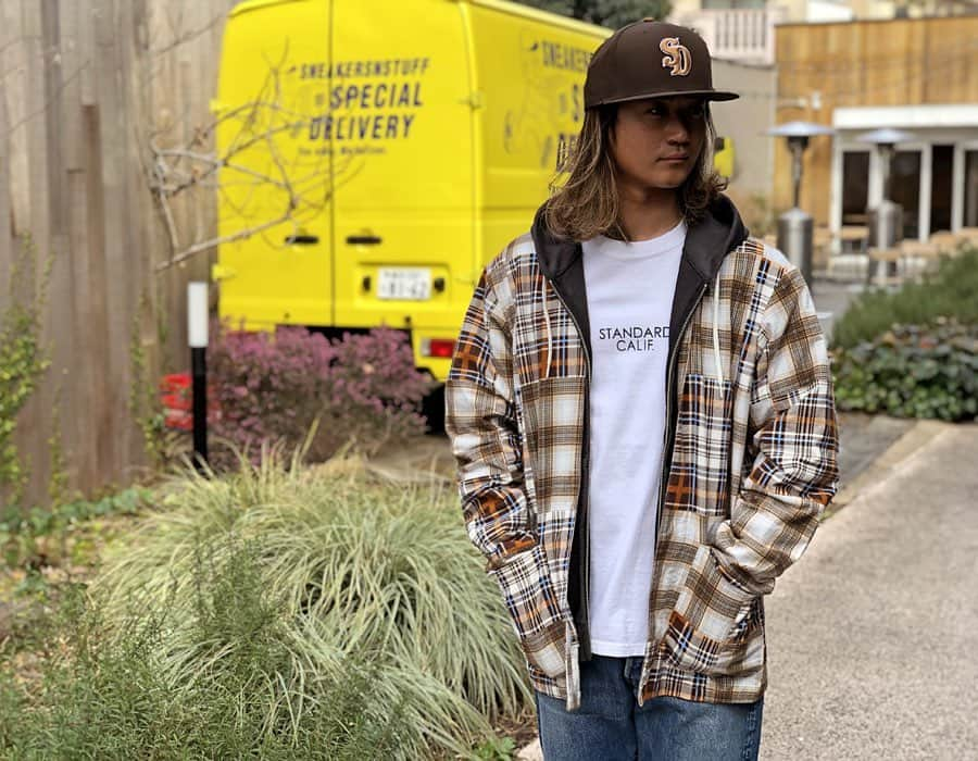 スタンダードカリフォルニアさんのインスタグラム写真 - (スタンダードカリフォルニアInstagram)「HAND LIGHT × Standard California Remake Patchwork Jacket  取り扱いはStandard California直営店とOfficial Online Storeのみ。 2/23（火）12:00発売予定です。  #standardcalifornia #スタンダードカリフォルニア #handlight  #ハンドライト #remake #リメイク #internationalshipping  #overseasshipping #todaysstaffofstandardcalifornia」2月21日 16時15分 - standardcalifornia