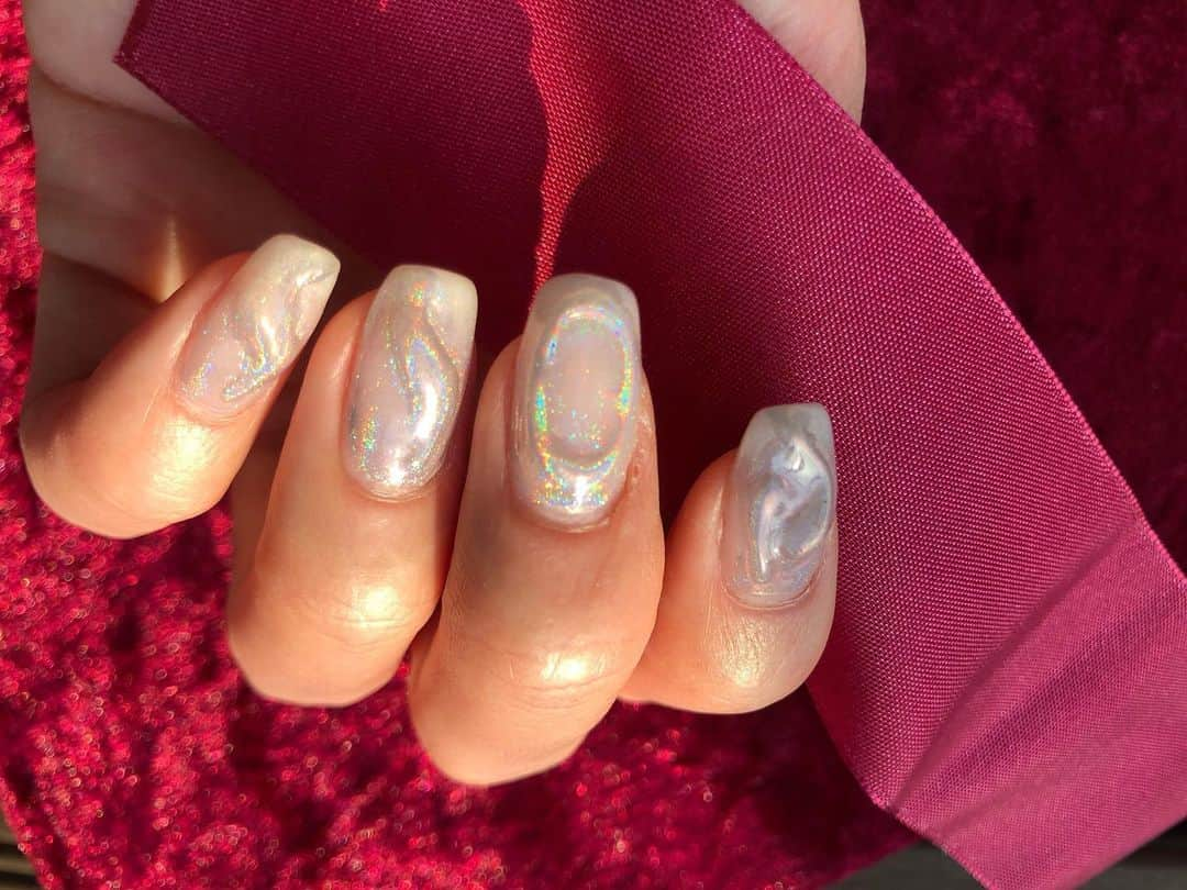 中北成美さんのインスタグラム写真 - (中北成美Instagram)「New nail🥀 . ポコポコネイルに ユニコーンパウダー🦄💎 フットは間違いない マグネットネイルでギラギラに✨ きらきらは正義🥳! . ロードバイク日和な休日🌞 最高にリフレッシュなじかん。 夏も目の前だぜぇ*⋆⸜ ⸝⋆*🌱 . Change nails, road bike day! love and have the best holiday💜 #allys #aoyama #nail #clearnail #whitenail  #mirrornail  #unicornnails  #paragel #square #clearFrench #mirrornail  #auroranail #magnetnail #フレンチネイル #白ネイル #ホワイトネイル  #ユニコーンパウダー #クリアフレンチ  #ホワイトフレンチネイル #素肌ネイル #冬ネイル  #フレンチネイル #クリアネイル #ミラーネイル #透明感 #マグネットネイル #個性的ネイル #ナチュラルネイル #네일  #naruminnail」2月21日 16時18分 - nrm10260