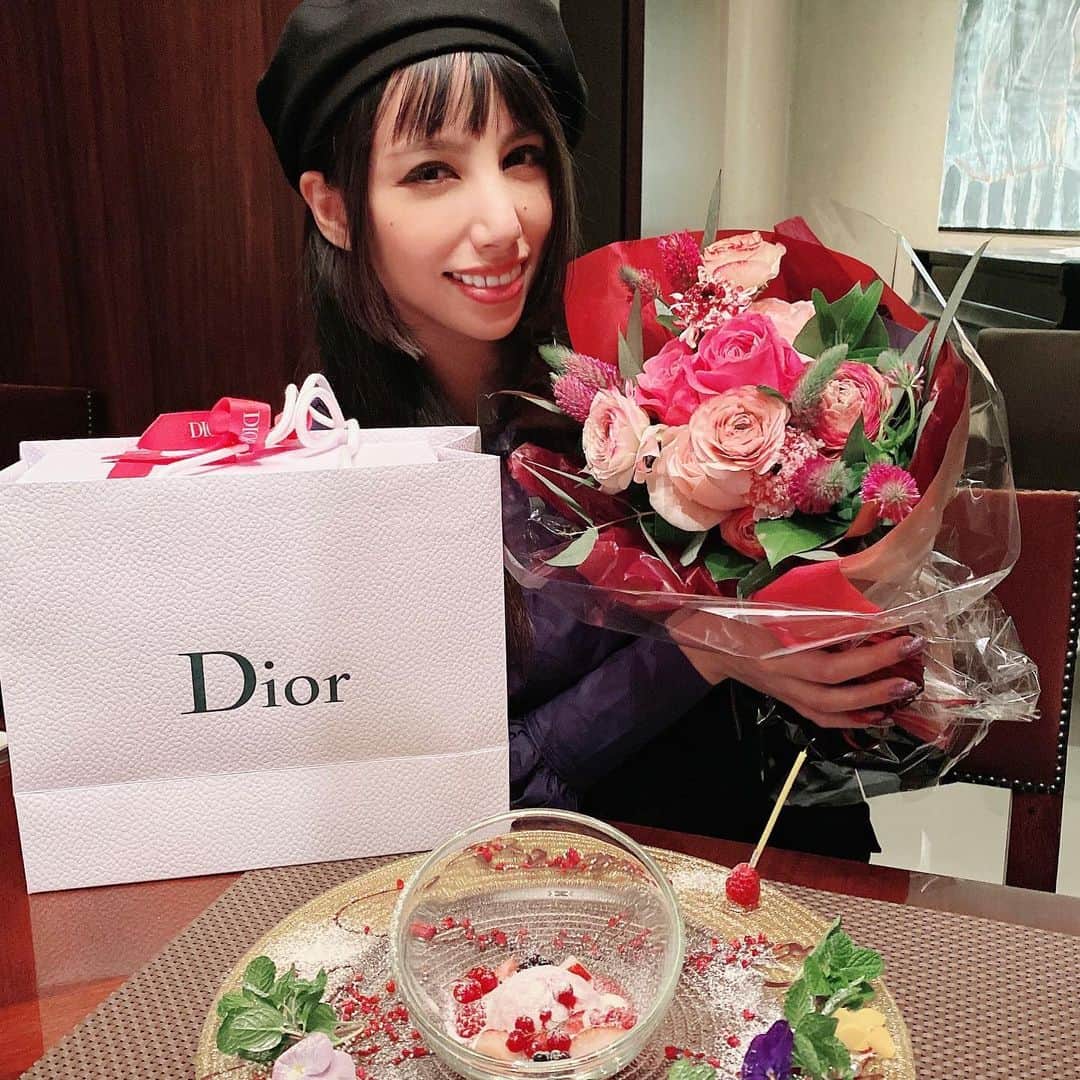 チャベス愛のグルメインスタ