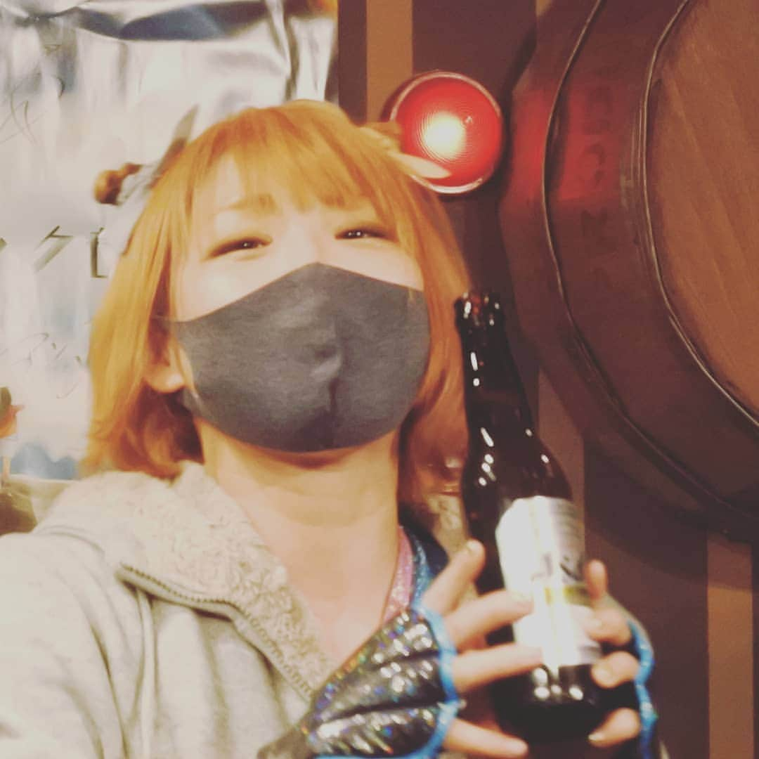 マドレーヌさんのインスタグラム写真 - (マドレーヌInstagram)「Photo by Twitter Thank you,! 菅沼選手は、試合前も試合中も試合後もビール飲んでてすごかった！！ #beer #asahibeer #kp #乾杯」2月21日 7時57分 - madeline_prowrestling