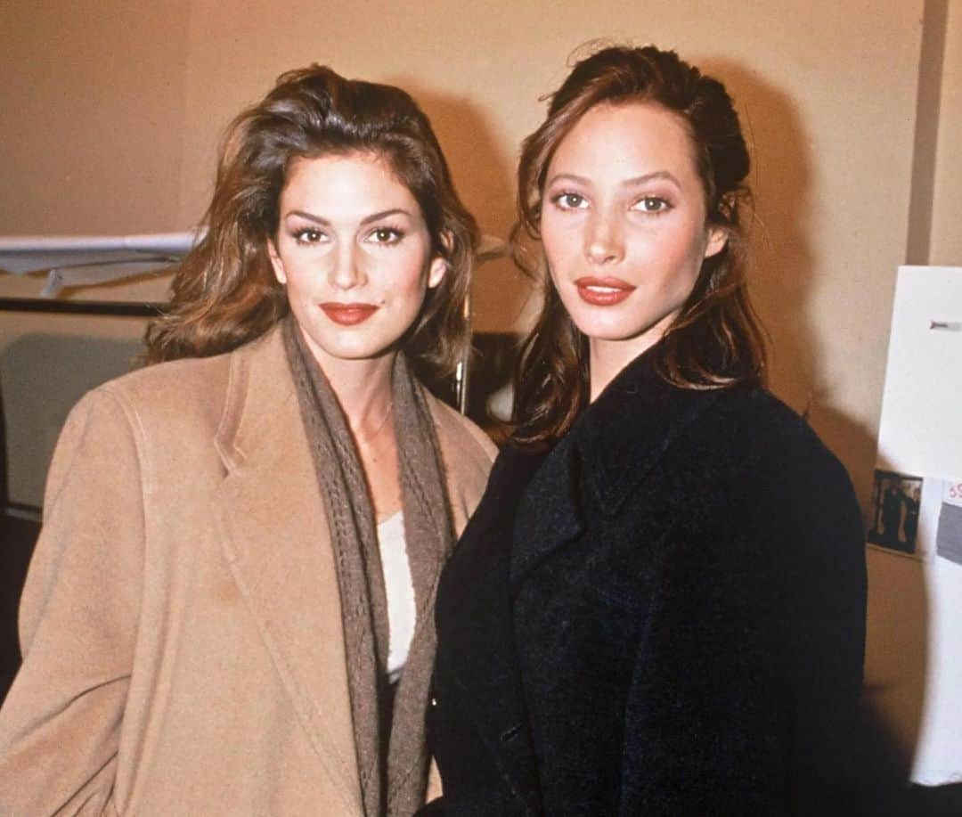 クリスティー・ターリントンのインスタグラム：「Happy Birthday Beauty @cindycrawford  Always a friend. Always a lady. 🥂❤️」