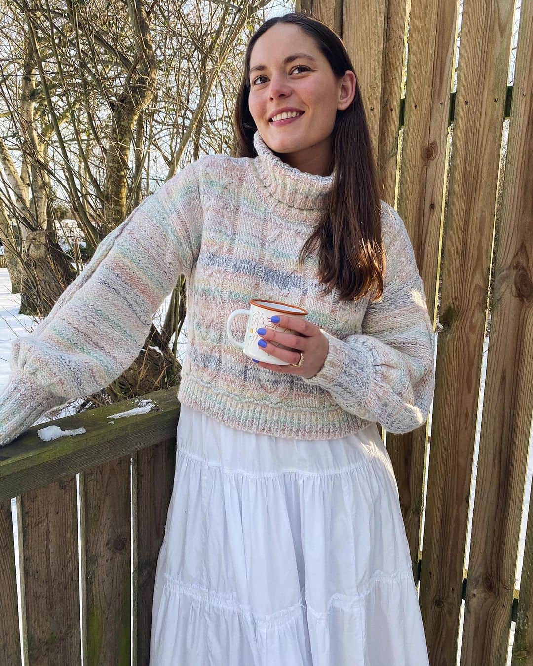 freepeopleのインスタグラム：「From snow day to spring sunsets. @victoriasaceanu keeping warm in the Popsicle Pullover.」