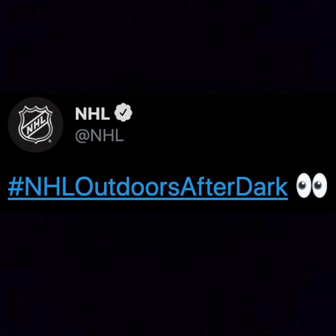 NHLさんのインスタグラム写真 - (NHLInstagram)「👀 #NHLOutdoorsAfterDark 👀」2月21日 8時46分 - nhl