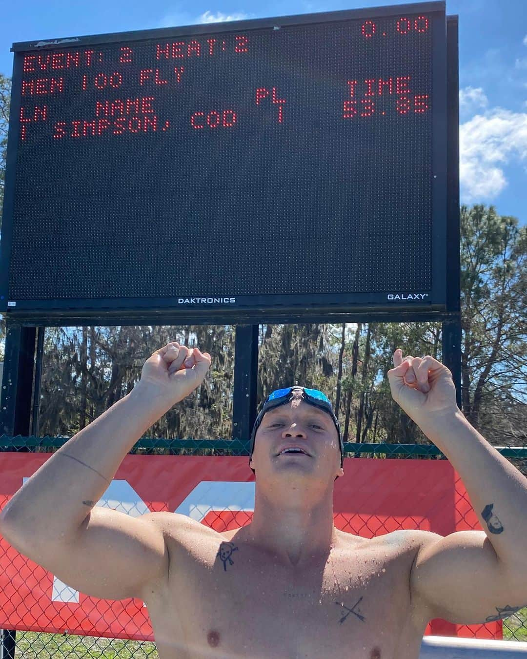 コーディー・シンプソンのインスタグラム：「54.9 to 53.8 in 2 months. Fun time trial at the end of a big week of training in Florida. So glad to be getting into my first year of this 4 journey doing what I have loved since I was a kid. Fun to get my Olympic trials cut in the 100 freestyle too. Step by step! Love you guys!」